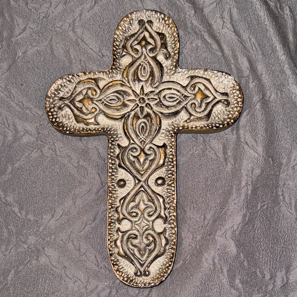 Decorative Resin Cross Wall Art EUC